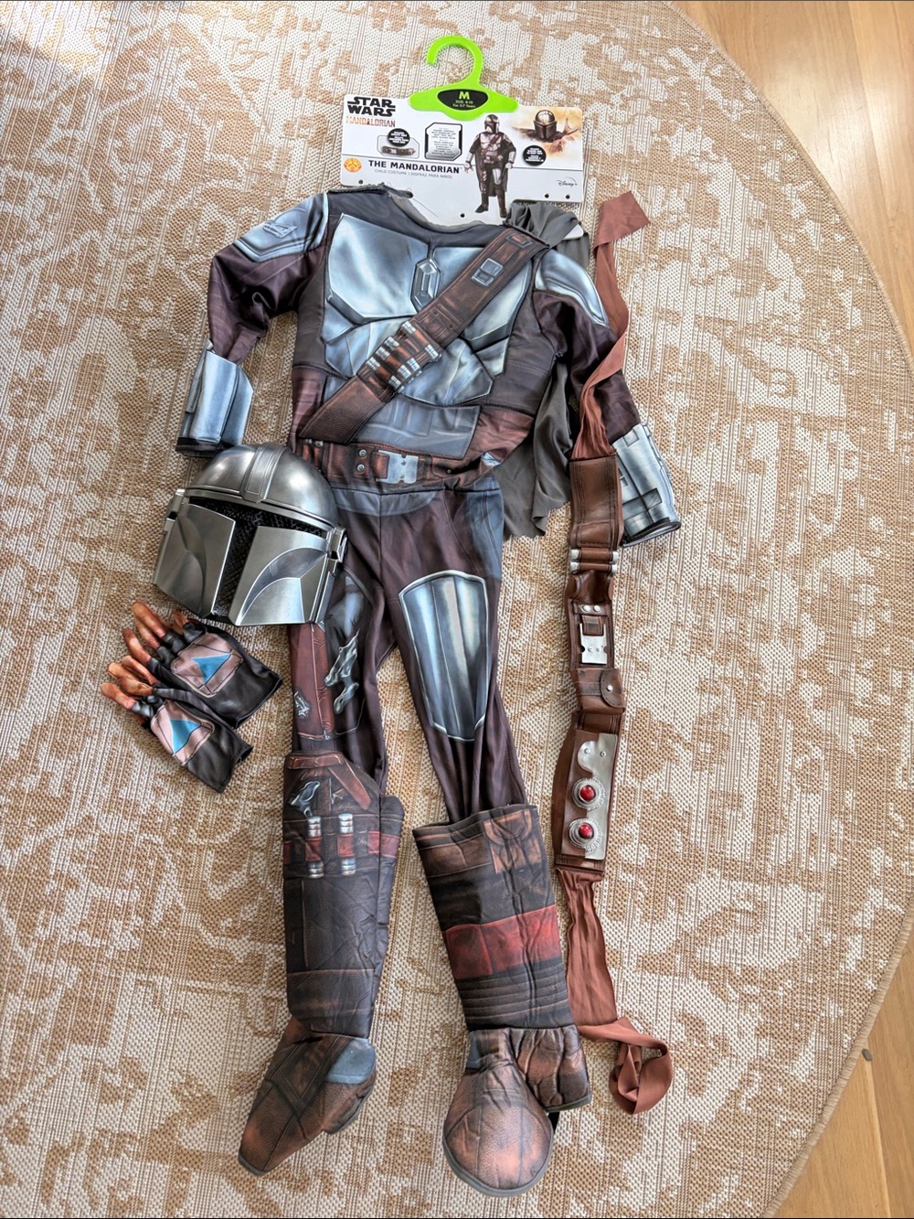 Disney Mandalorian costume boys size medium 8-10